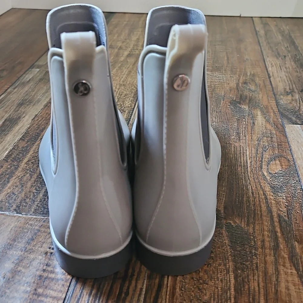 Sam Edleman Women's Gray Waterproof Rain Boots /‎ Ankle Boots. Size 10